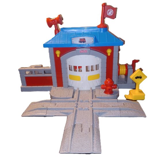 2003 Fisher Price GeoTrax Rail & Road System Fast Response Rescue Train Playset - Picture 1 of 7